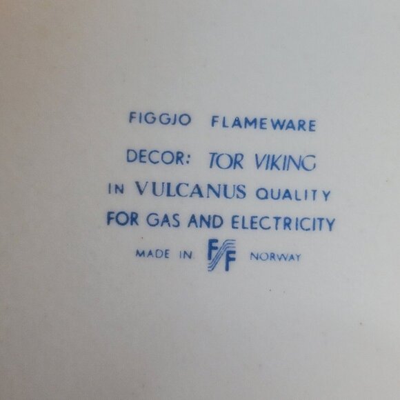 Figgjo Norway 'TOR VIKING'  flameware casserole with lid  8" MCM Blue Floral - Picture 5 of 6